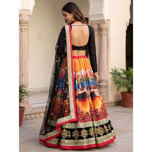 Ensemble de lehenga en soie à imprimé floral avec chemisier pour femmes - Product Image 3