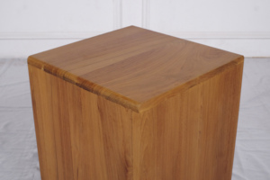 Tabouret moderne en teck massif avec finition naturelle, meuble d'appoint polyvalent pour salon, chambre et maison - Product Image 6