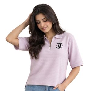 Polo à col mi-zippé à manches courtes en lavande avec jean large bleu clair – Tenue décontractée pour femme - Product Image 5
