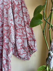 เดรสแม็กซี่ลำลองพิมพ์ลายด้วยมือ ผ้าฝ้ายอินเดีย คอกลม แขนทรงบอลลูน ปักลายดอกไม้ เดรสยาว - Product Image 4