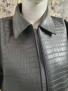 Chaqueta de Motociclista Casual para Hombre HARAZ INTERNATIONAL, de Cuero Vacuno Negro Repujado Estilo Vintage, Resistente al Viento, con Logotipo Frontal y Cuello Plegable - Product Image 4