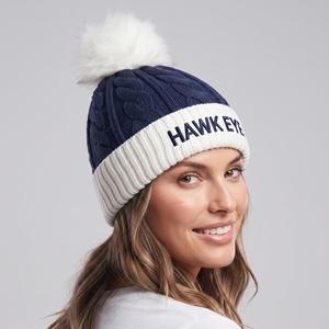 Bonnet en tricot torsadé bicolore tendance avec logo brodé personnalisé et pompon, bonnet d'hiver unisexe, mode streetwear - Product Image 3
