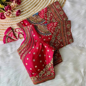 Chemisier ethnique de mariée de qualité supérieure: soie italienne lourde, broderie de codage, travail de fil et beaux Latkans. - Product Image 6