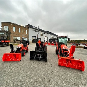 Tractor Kubota con quitanieves, paquete de tractor para todas las estaciones, para quitar nieve, paisajismo y mantenimiento de propiedades - Product Image 1