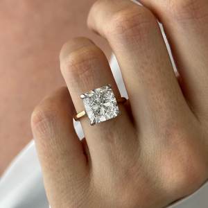 Anillo de Compromiso con Diamante Cultivado en Laboratorio de 6 Quilates, Corte Cojín, E VVS2, Halo Oculto, Anillo de Diamantes de Dos Tonos, Certificado IGI - Product Image 2