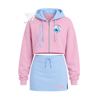 Vêtements de sororité en gros pour femmes de la Greek Jack And Jill Of America Inc. : Ensemble 2 pièces brodé avec sweat à capuche court zippé et mini-jupe