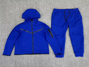 Ensemble de survêtement classique en molleton technique respirant, deux pièces, avec poignets côtelés et motif imprimé pour l'hiver - Product Image 4