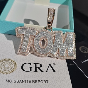 Pendentif en argent 925 avec diamants certifiés de laboratoire, design initial surdimensionné de luxe, bijou léger et élégant - Product Image 1