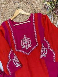 Conjunto de Kurta, Pantalón y Dupatta de Algodón Premium, Sin Arrugas, de Secado Rápido y Elástico para Mujer |   Elegante Conjunto Étnico de Tres Piezas - Product Image 5