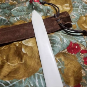 Plegador de Hueso de Búfalo Moderno con un Extremo Puntiagudo, Excelente para Cortar Papel, Plegador de Hueso de Buey - Product Image 1