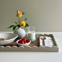 Ensemble de plateaux rectangulaires laqués à bords festonnés, faits à la main, de haute qualité, pour la décoration de la maison, des hôtels et des tables basses.