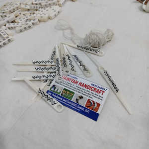 Agujas de hueso de alta calidad con diseño tallado, agujas artesanales duraderas para tejer a ganchillo o a punto, ideales para Nalbinding o tejido. - Product Image 1