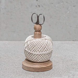 Soporte de hilo de madera giratorio para tejer y crochet, organizador de hilo para manualidades - Product Image 3