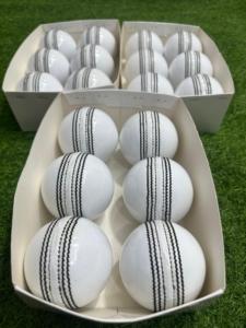 Balle de cricket en cuir rigide blanche cousue à la main de haute qualité pour hommes avec logo personnalisé – Meilleur prix – Balle en cuir premium - Product Image 6