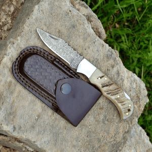 Cuchillos de Caza Plegables de Alta Calidad con Patrón Damasco, Mango Curvo Artístico, Decoración de Latón y Funda de Cuero Marrón - Product Image 5