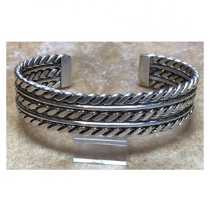 Bracelet de manchette en cuivre unisexe fait à la main Bracelet magnétique réglable en cuivre pur avec 6 aimants de haute qualité produit d'artisanat en métal - Product Image 1