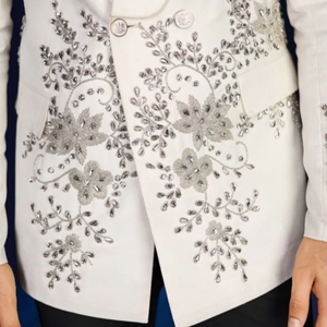 Chaqueta de traje floral bordada en blanco creativo, hecha a mano con algodón, ropa formal de boda para fiestas a los precios más bajos. - Product Image 3
