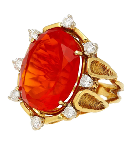 Bague de cocktail plaquée or 18 carats pour femme avec zircone cubique rouge ovale et accents de diamants, bijoux de fête glamour - Product Image 1