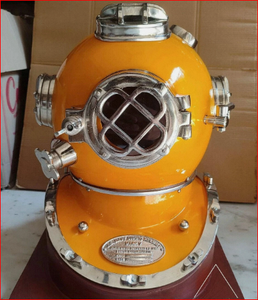 Casco de Buceo Amarillo Vintage, Figura Metálica Antigua de Buzo de Aguas Profundas, Adorno Coleccionable de Arte - Product Image 2