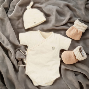 Top favori 100% coton biologique unisexe bébé vêtements bouton pression Logo personnalisé confortable durable-ODM OEM Service - Product Image 1