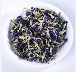 Remise sur les achats en gros disponible. Thé aux fleurs de pois papillon biologique et naturel - Complément alimentaire à base de plantes sain. - Product Image 3