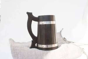 Mug à bière en bois fait main au design unique, avec insert en acier inoxydable, poignée classique, style rustique, disponible au prix de gros - Product Image 2