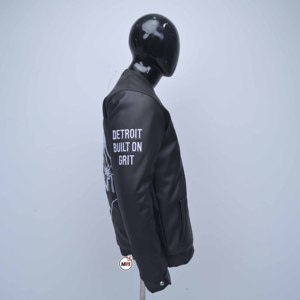 Chaqueta de Cuero PU Negra para Hombre a Precio Económico al por Mayor, con Logotipo Bordado, Cierre de Botones Delanteros, Corte Regular, Estilo Casual, para Otoño - Product Image 3