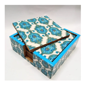 Posavasos de madera MDF de diseño exclusivo personalizado con diseño de rosas rosas y hojas verdes para decoración de mesa. - Product Image 2