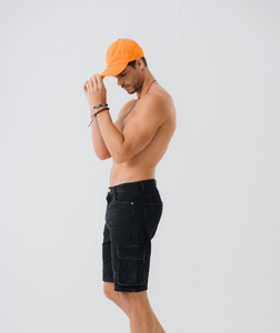Shorts cargo noirs pour hommes, taille mi-haute, couleur unie, style décontracté en toile avec poches, fermeture boutonnée, tissu respirant - Product Image 4
