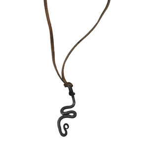 Nouveauté 2026 : Colliers pendentifs en fer forgé de haute qualité au design tendance avec sangle en cuir – Parures de bijoux et accessoires de mode - Product Image 2