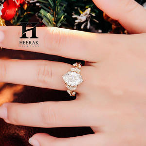 แหวนหมั้นเพชรทรงมาร์คีส์ 14K ทองคำเหลือง ดีไซน์จากธรรมชาติ ประดับเพชรทรงมาร์คีส์เพาะเลี้ยง พร้อมลายใบไม้ดอกไม้ - Product Image 1