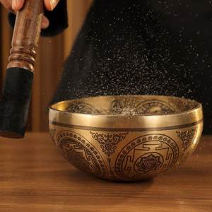 Bol chantant authentique en bronze tibétain vert pour la pleine conscience, le yoga et la pratique d'équilibrage des chakras - Product Image 1