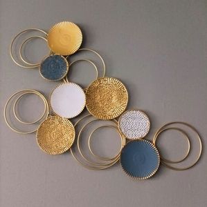 Diseño único de arte mural metálico para decoración de sala de estar, dormitorio y pasillo con un patrón elegante y material duradero. - Product Image 6