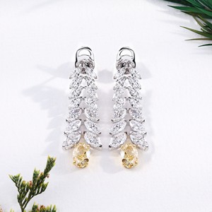 Pendientes Largos de Lujo con Diamantes Cultivados en Laboratorio, Corte Marquesa Ovalado en Amarillo Canario, Diseño de Espiga, para Novias, Aniversarios y Fiestas, Joyería Fina - Product Image 1