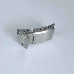 Bracelet de montre multifonction en acier inoxydable 316L avec boucle simple, 20 mm, avec fermoir délicat et finition artisanale pour montres - Product Image 4