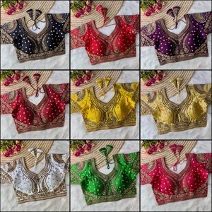 Blouse ethnique de mariée en soie italienne lourde avec broderie à la main exquise, design ouvert au dos et latkans, style indien, vêtements pour femmes - Product Image 2