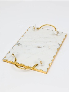 Bandeja Decorativa de Mármol Blanco de Lujo con Asas Doradas para Decoración Navideña, Bandeja Rectangular de Mármol con Bordes Dorados - Product Image 3