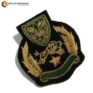 Insignias bordadas personalizadas al por mayor para fábricas de ropa y negocios de prendas de vestir - Product Image 2