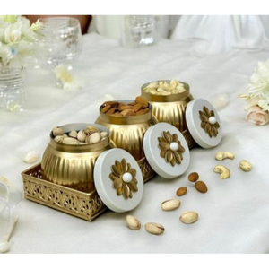 Cuencos Dobles de Metal Dorado con Acabado Pulido, Diseño Tradicional Hecho a Mano, Ideales para Regalo - Product Image 4