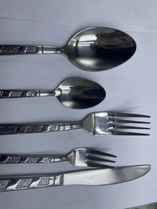 ชุดช้อนส้อมสแตนเลสตกแต่งอย่างหรูหราจากอินเดีย ชุบทอง สำหรับเด็กและเสิร์ฟสเต็ก สินค้าส่งออก - Product Image 4