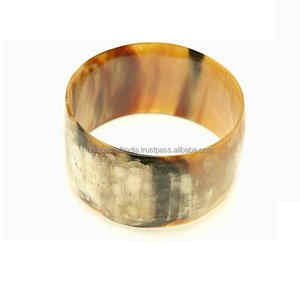 Vente en gros de bracelets faits à la main au design minimaliste naturel bracelets plats en corne fine amour poli accessoires de mode en vrac - Product Image 5