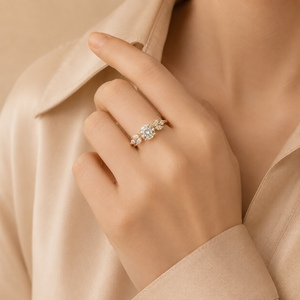 Anillo de compromiso de lujo de oro amarillo con 2 CTW de moissanita de corte redondo y diseño floral para mujer - Product Image 6