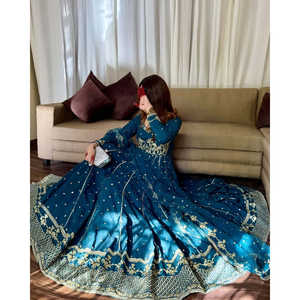 Tenues de soirée pour femmes de créateur Anarkali Gowan avec ensembles de costumes élégants Pent et Dupatta - Product Image 2