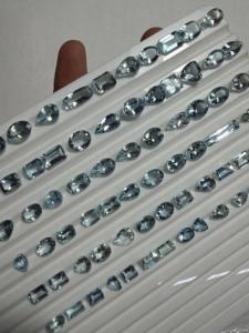 พลอยอะความารีนธรรมชาติ (สีน้ำเงิน) รูปทรงต่างๆ แบบเจียระไนทรงมรกตและทรงโรสคัต สำหรับทำเครื่องประดับ-BU GEMS AB360 - Product Image 3