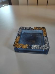 Luxury Resin Ashtray With Unique Handmade Craftsmanship For Modern Restaurant Cafe And Office Decoration - Product Image 5