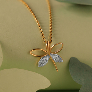 Pendentif papillon en or jaune et diamants, style minimaliste pour femme, à porter au quotidien, diamants blancs naturels taille marquise - Product Image 4