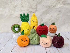 Porte-clés en crochet fait main, mignon, style amigurumi, pendentif, porte-clés tricoté, panier de fruits, aliments de jeu, banane amigurumi - Product Image 3