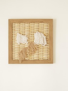 Marco de fotos de ratán hecho a mano con fibra natural, ideal para enmarcar arte o ilustraciones, para decoración boho, venta al por mayor desde India. - Product Image 2