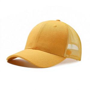 Casquette Trucker Unisexe Noire en Maille à 6 Panneaux Réglable avec Fermeture Snapback – Idéale pour l'Extérieur et l'Été - Product Image 3
