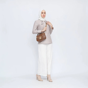 Bolso de Hombro/Bandolera Hody Ayana de Cuero Sintético Premium para Mujer, Correa Larga Trenzada, Cierre de Cremallera, Forro de Satén, Diseño Liso - Product Image 5